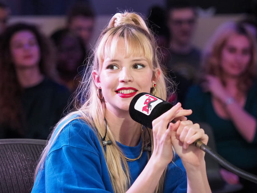 La ponytail XXL et lisse d'Ang&egrave;le