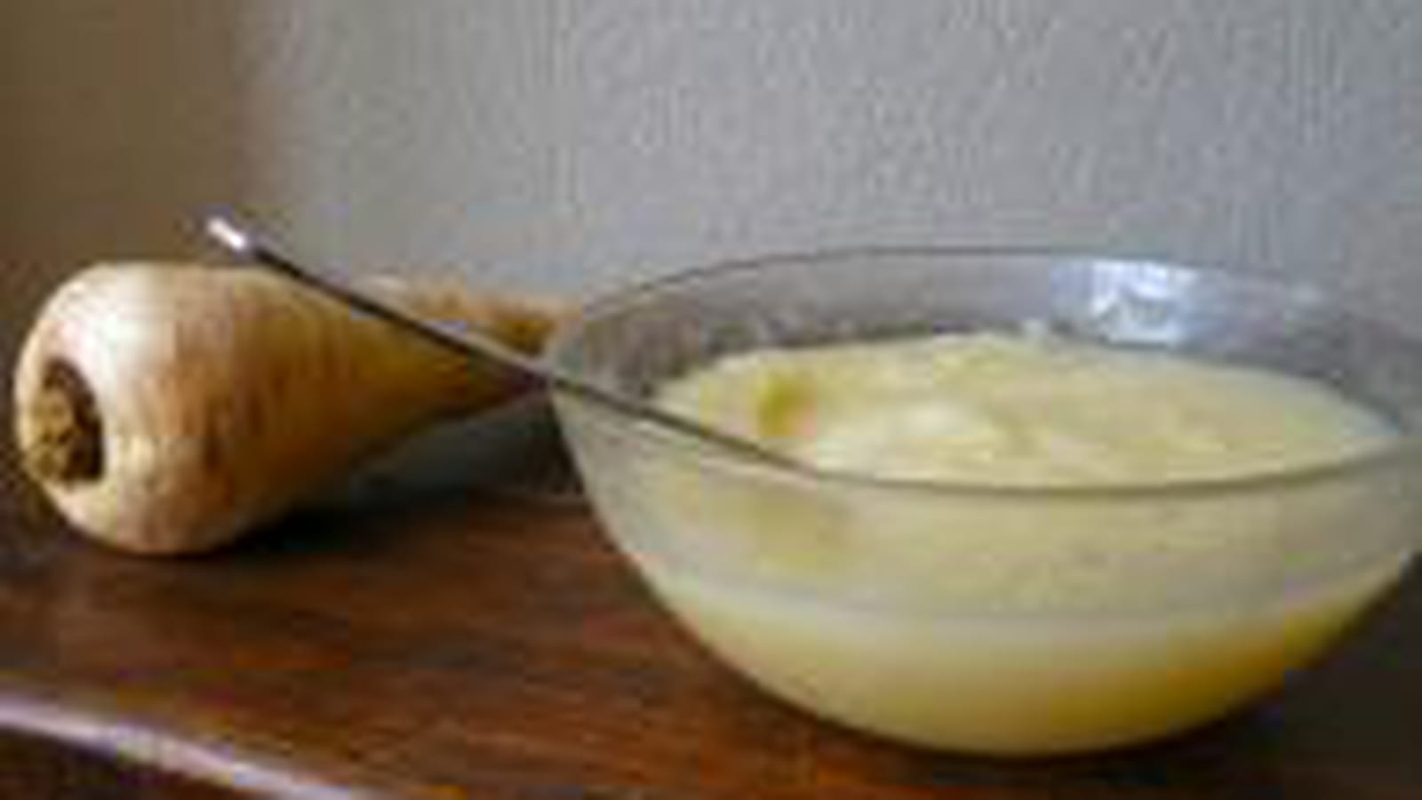 Velouté de panais à l'huile de noisette