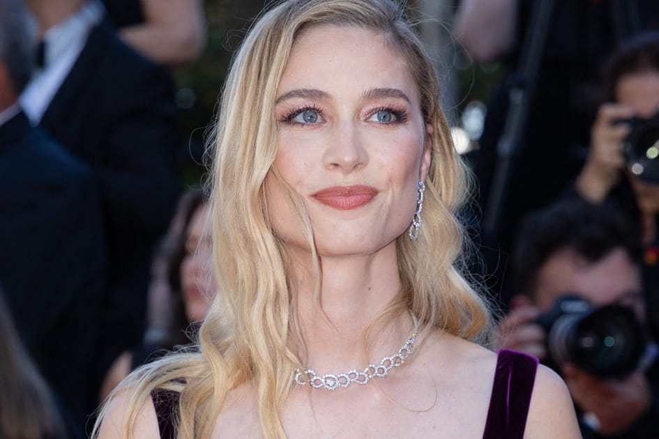 Beatrice Borromeo, p&eacute;tillante avec son fard &agrave; paupi&egrave;re iris&eacute;