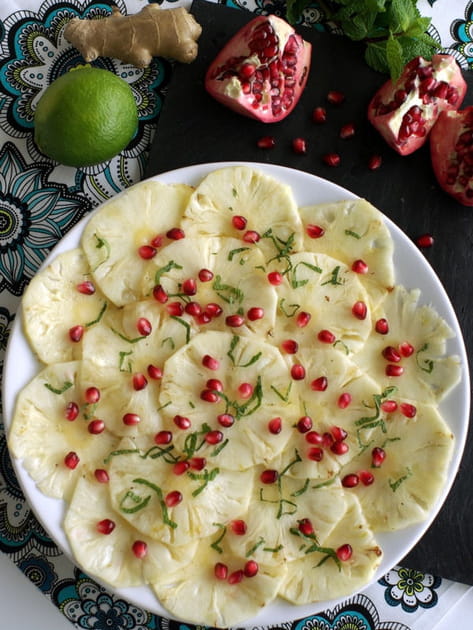 Carpaccio d'ananas &agrave; la grenade, sauce citron vert et gingembre