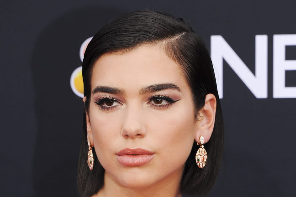 Le carr&eacute; court plaqu&eacute; de Dua Lipa