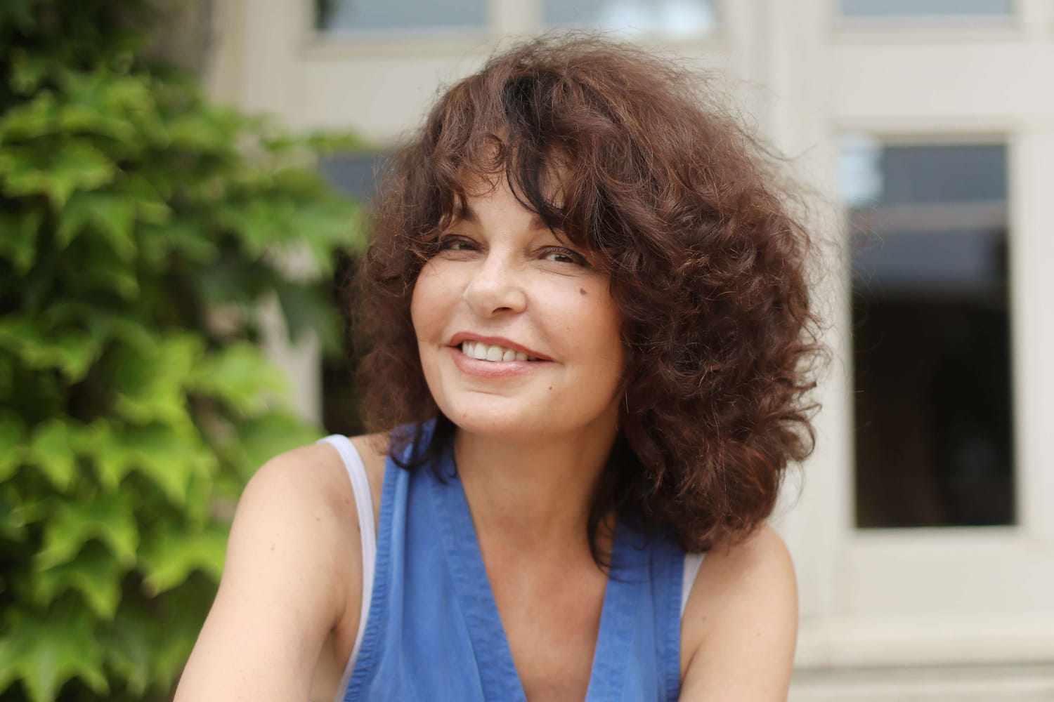 Isabelle Mergault : Prête à quitter Paris ? "Cela fait partie des fantasmes", elle nous répond (Exclu)