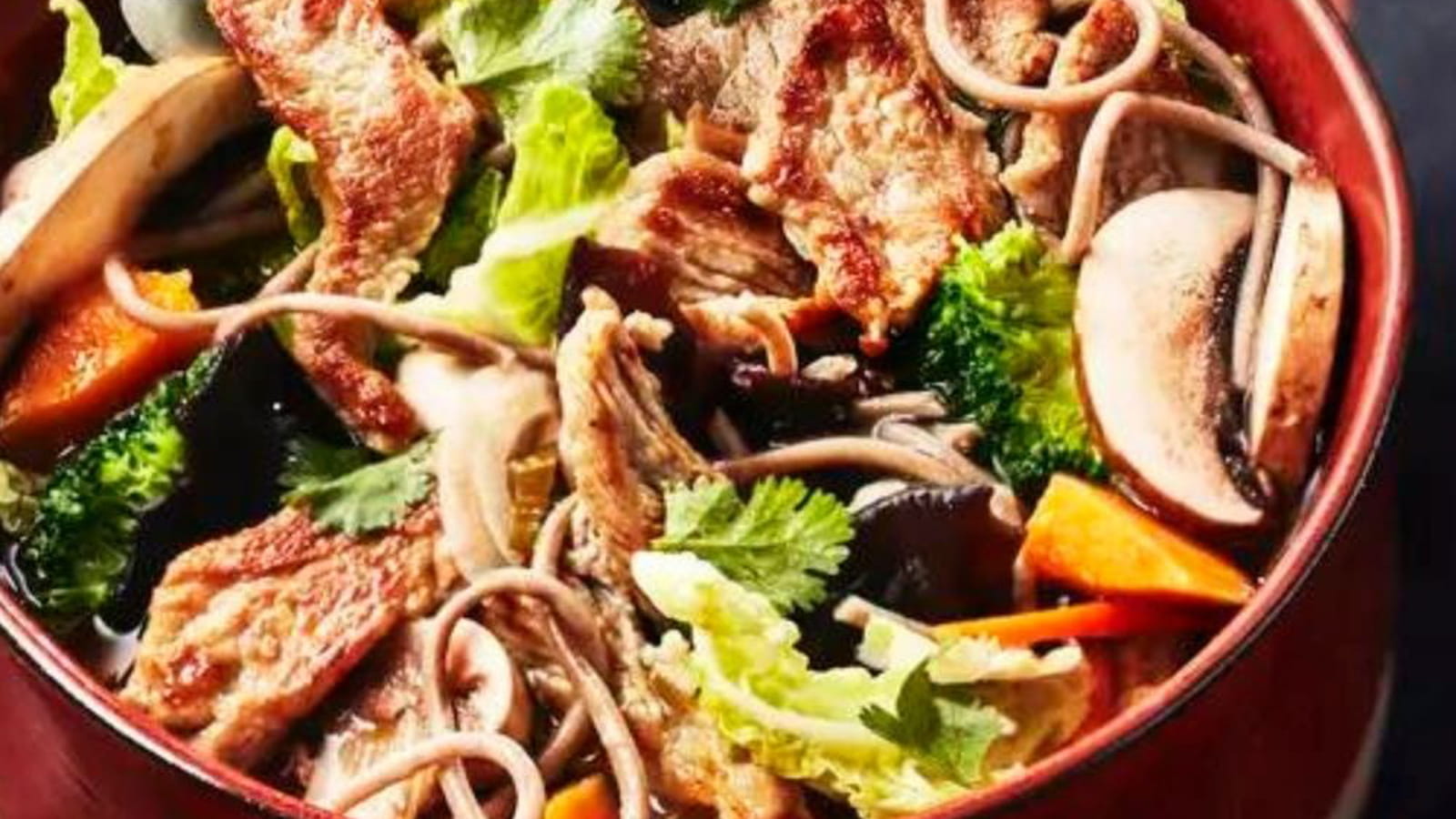 Nouilles soba au veau émincé et champignons