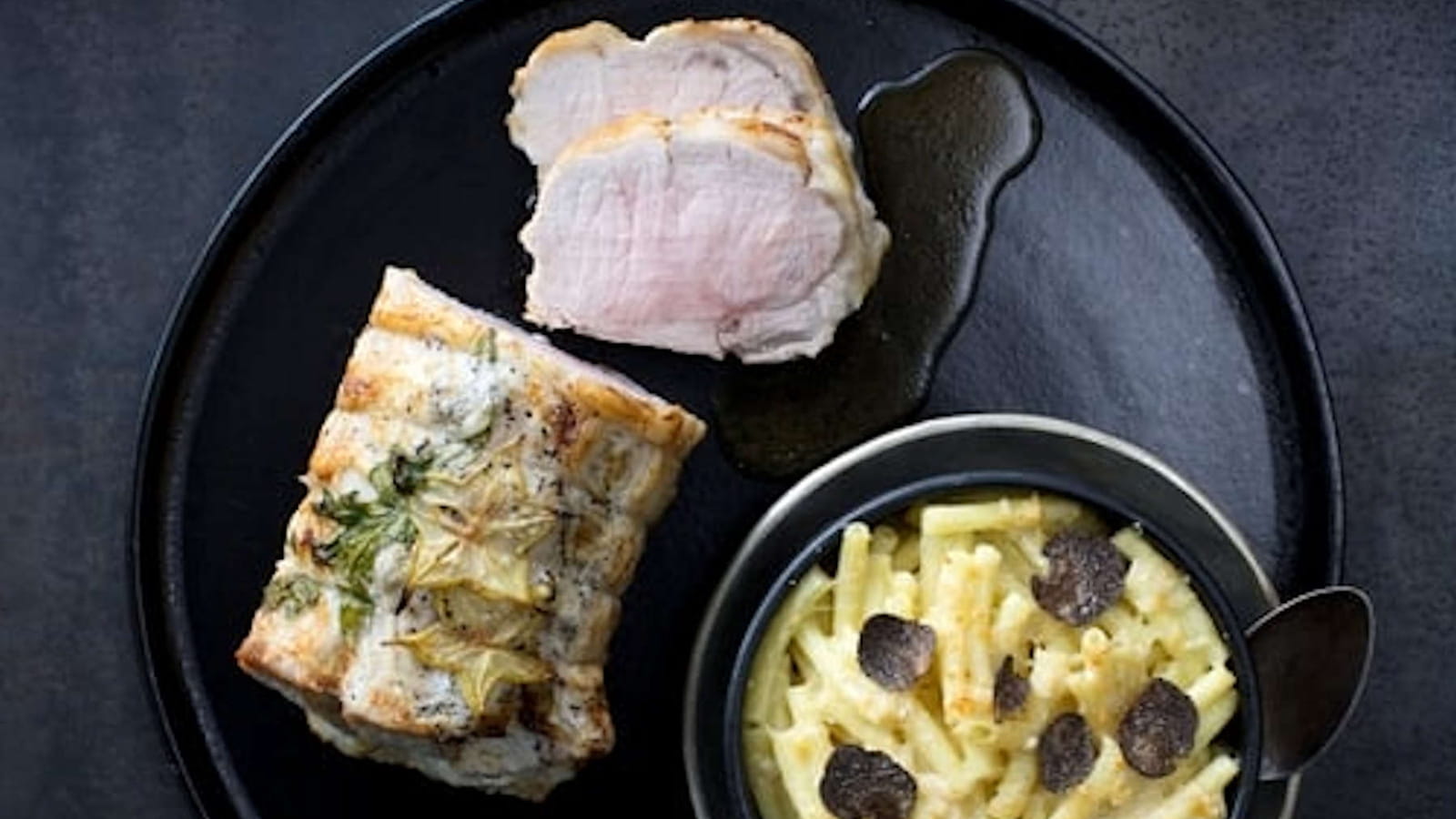 Rôti de porc au beurre de truffé maccheroni aux truffes