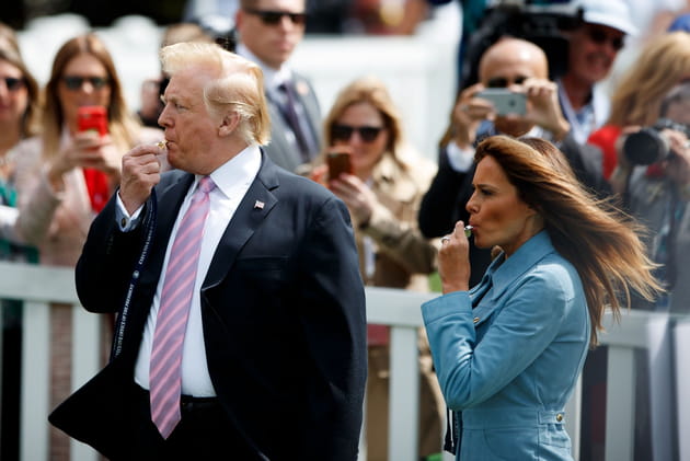 Donald Trump et Melania Trump participe au jeu du "roulement des oeufs" pour P&acirc;ques