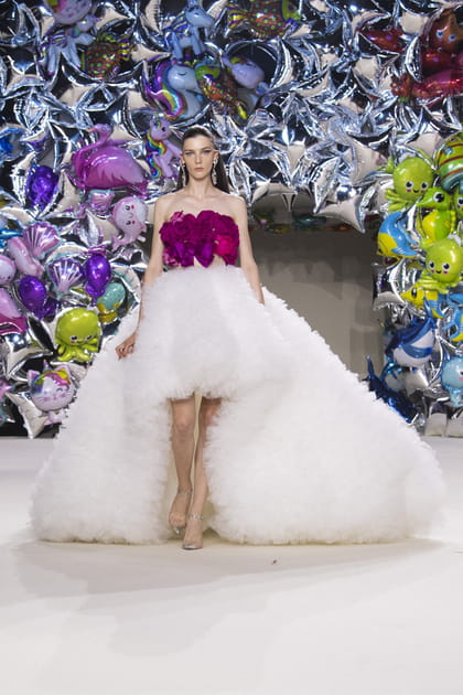 Look 49&nbsp;du d&eacute;fil&eacute; Giambattista Valli