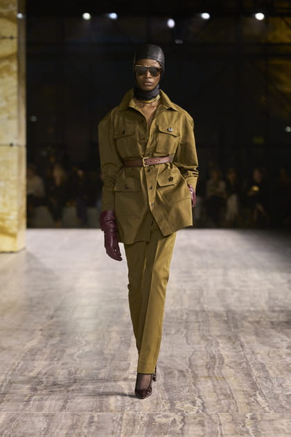 Look 15 du défilé Saint Laurent printemps-été 2024