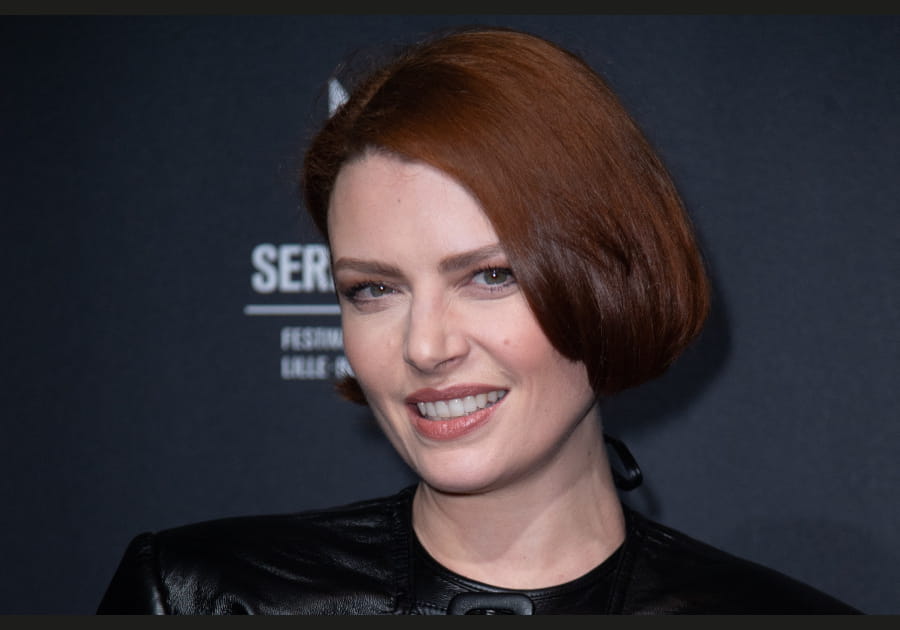 Le carr&eacute; roux cuivr&eacute; d'&Eacute;lodie Fr&eacute;g&eacute;