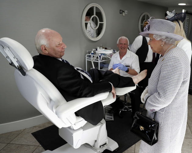 Le couple royal joue au dentiste
