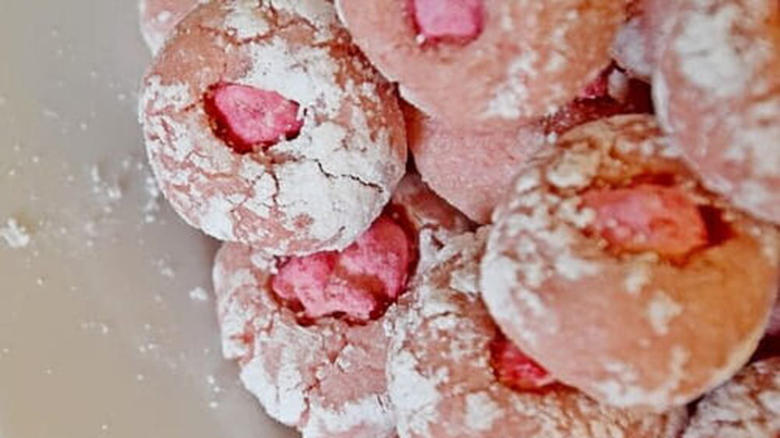Amaretti arôme framboise et praline rose