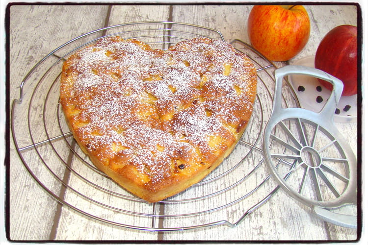 Recette De Gateau Gourmand Aux Pommes Amandes Et Raisins Secs