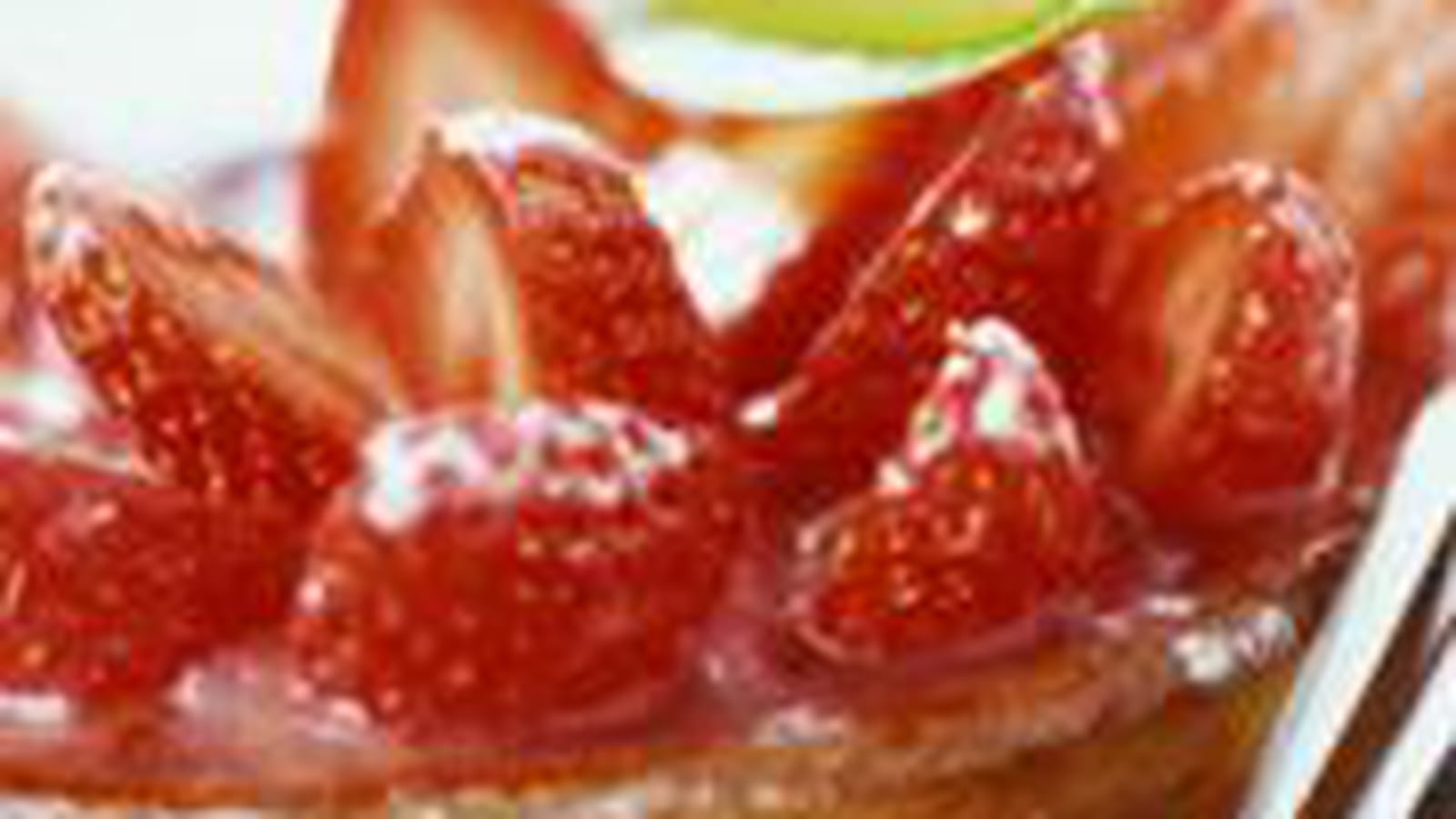 Tarte fraise-rhubarbe à la menthe