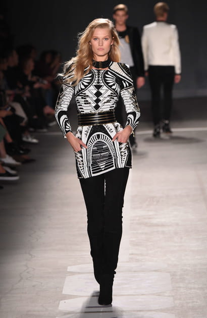 Silhouette du d&eacute;fil&eacute; H&M X Balmain