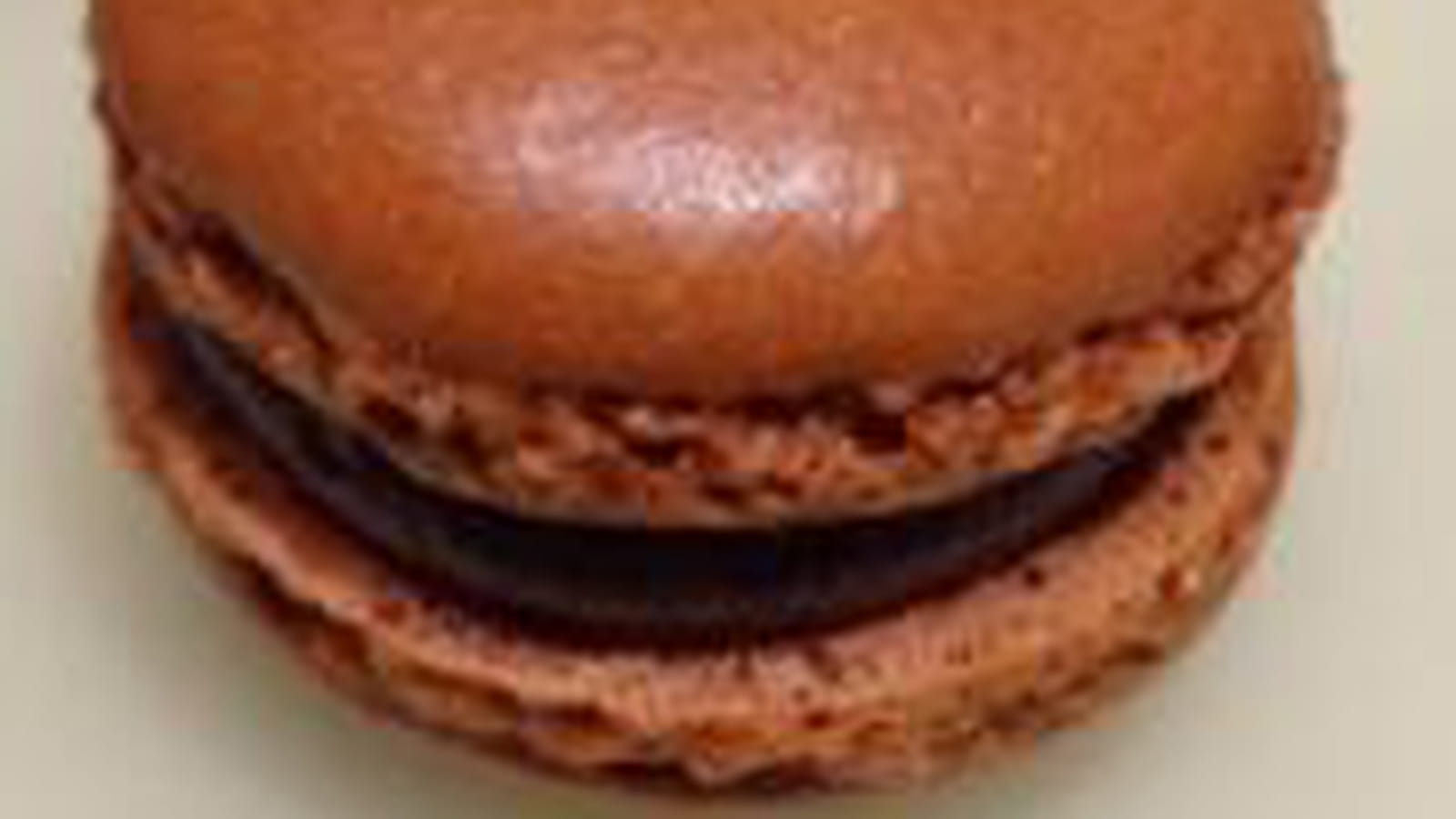 Macaron chocolat coeur caramel