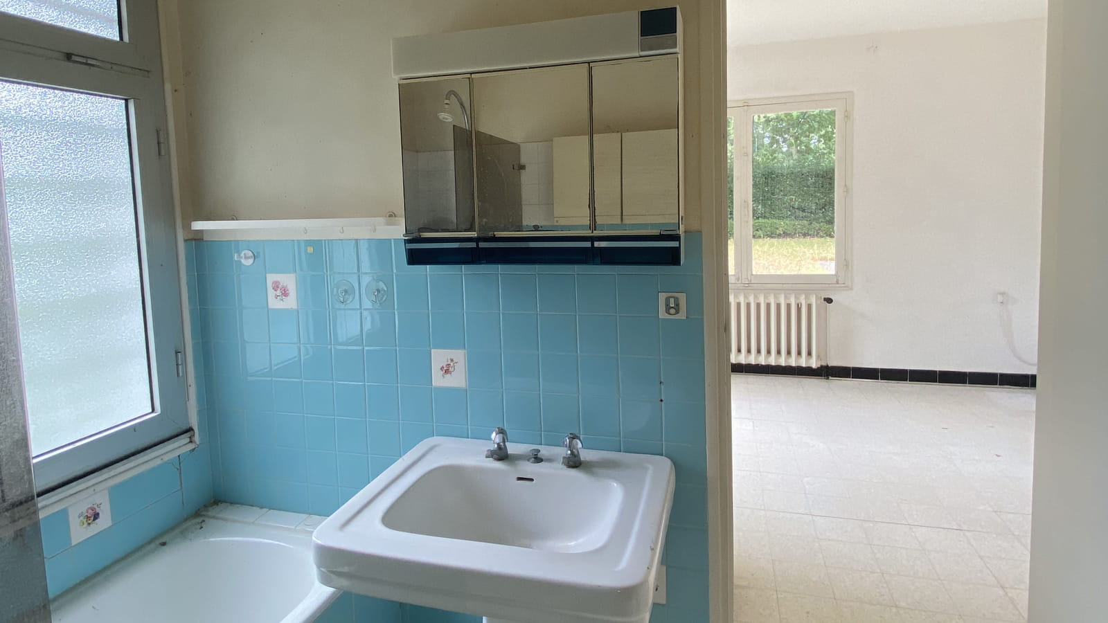 Salle de bains avant