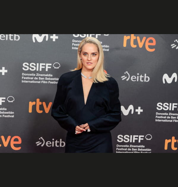 Le brushing flip de No&eacute;mie Merlant