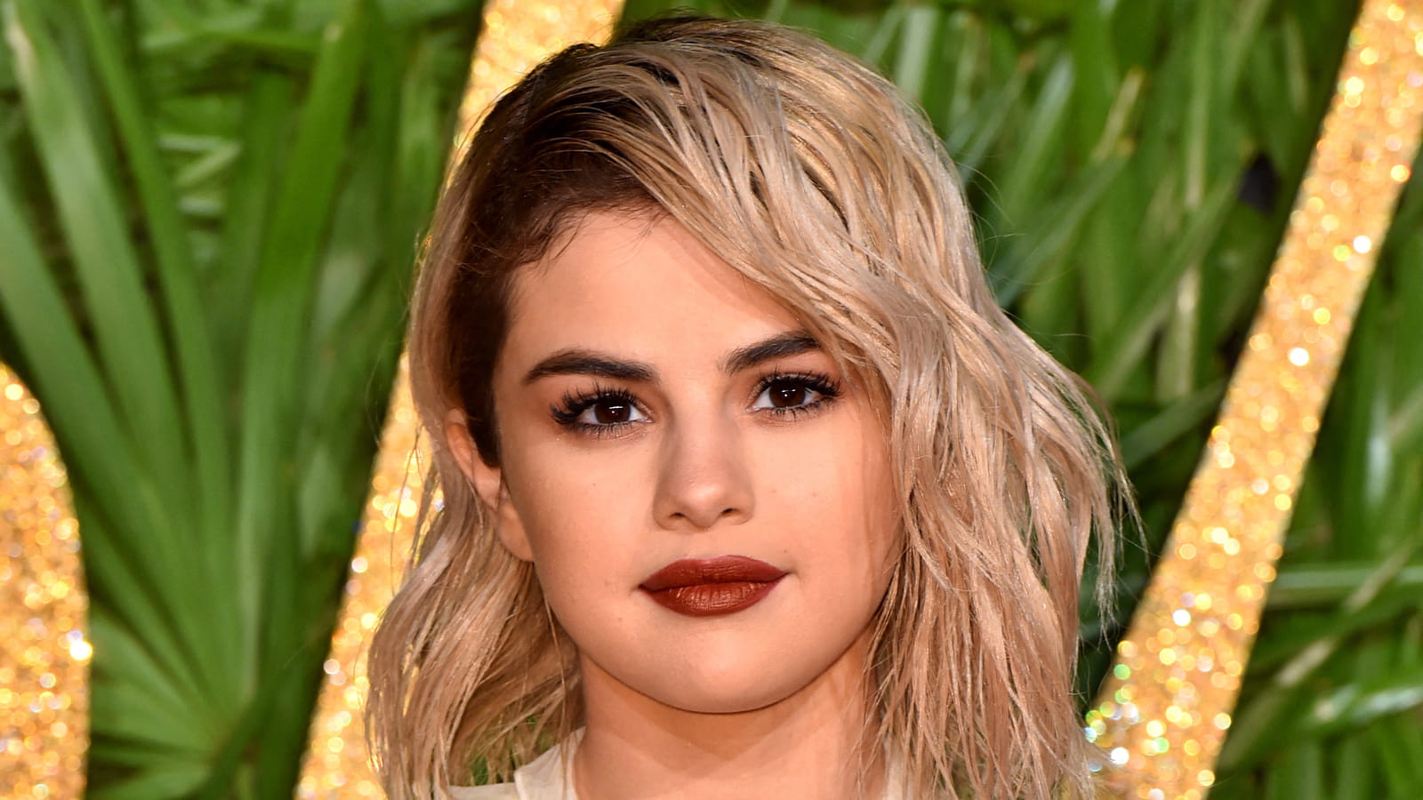 Selena Gomez en blonde