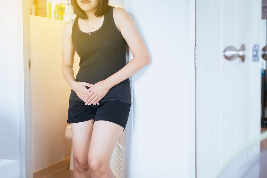 Urine blanche : ça veut dire quoi ?