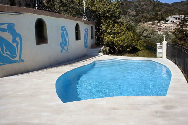 Une piscine en restanque