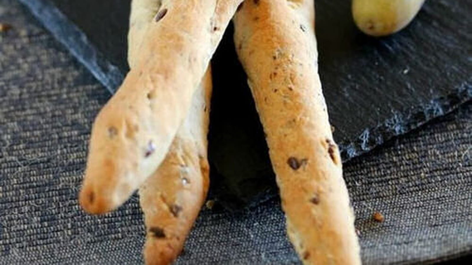 Gressins aux cumin et graines de lin brun