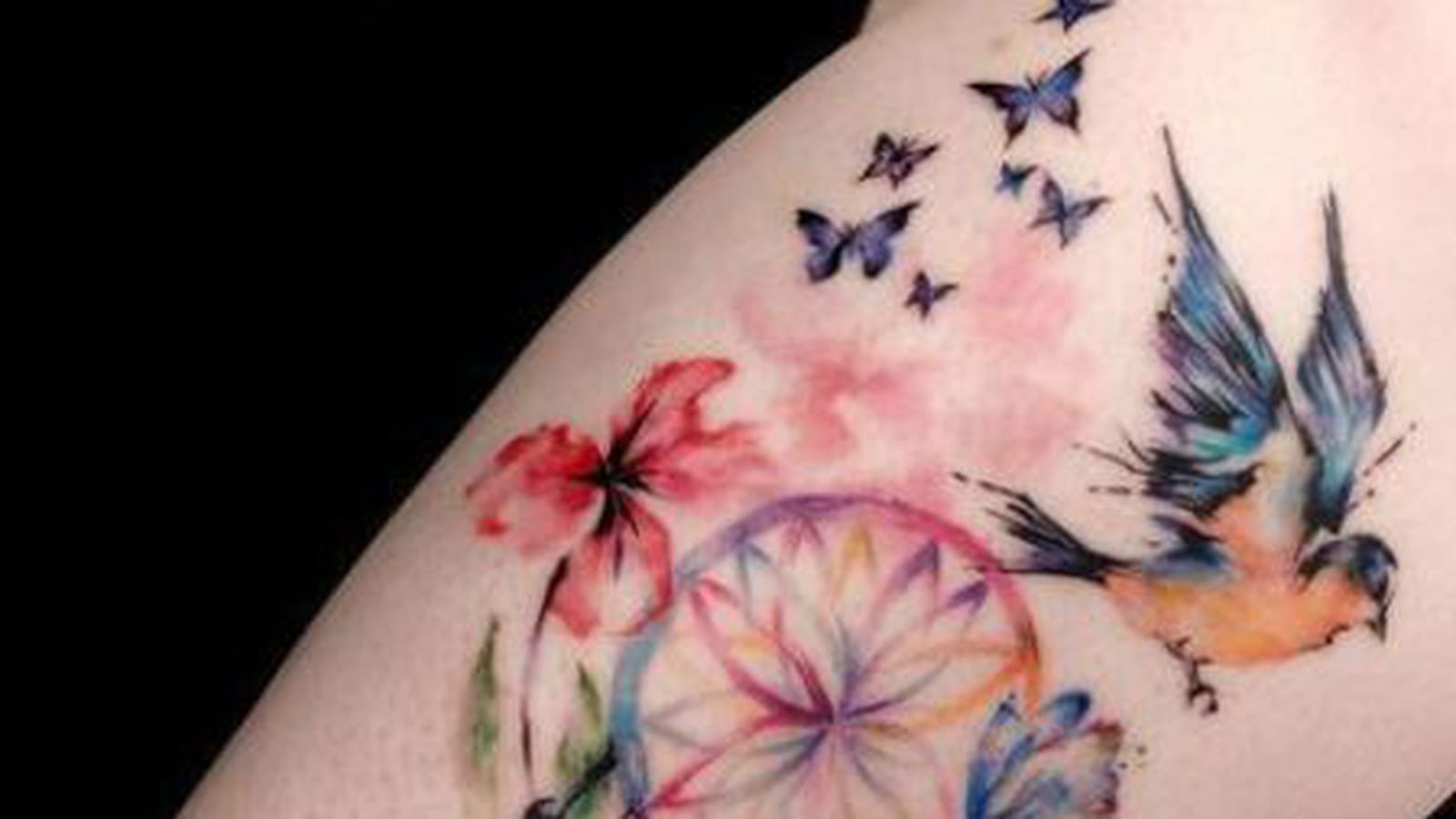 Attrape-rêves aquarelle sur la jambe