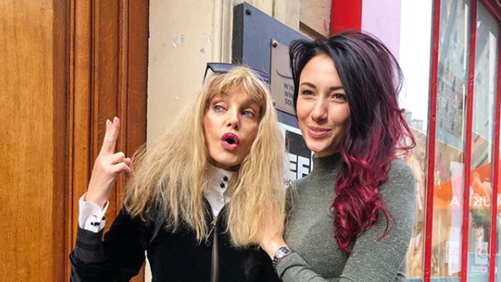Arielle Dombasle et Delphine Wespiser