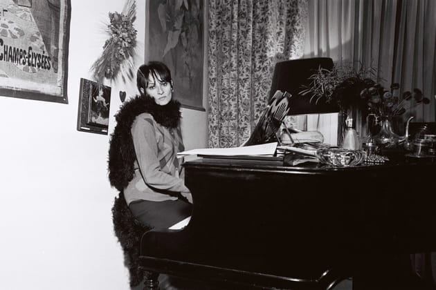 Au piano, &agrave; son domicile parisien