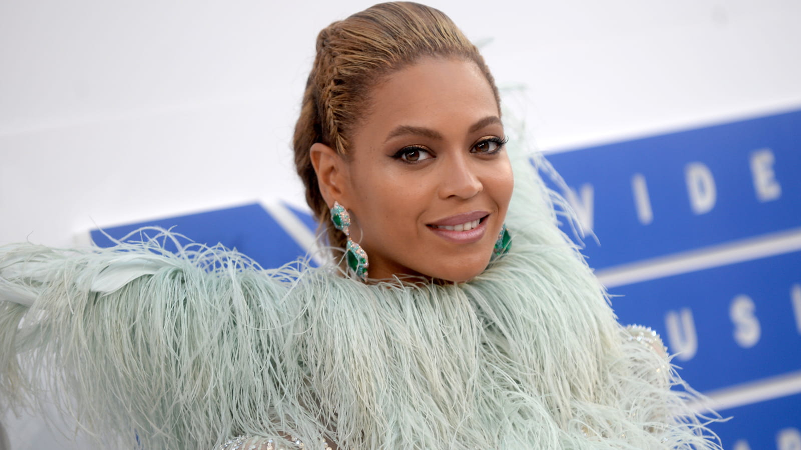 Beyoncé et son soin contour des yeux
