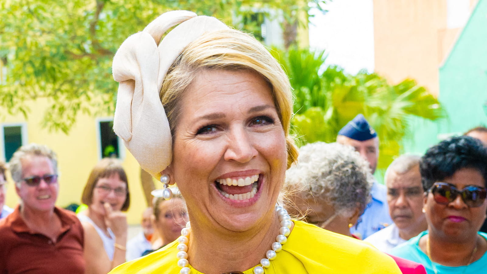 Le chignon pour chapeau 