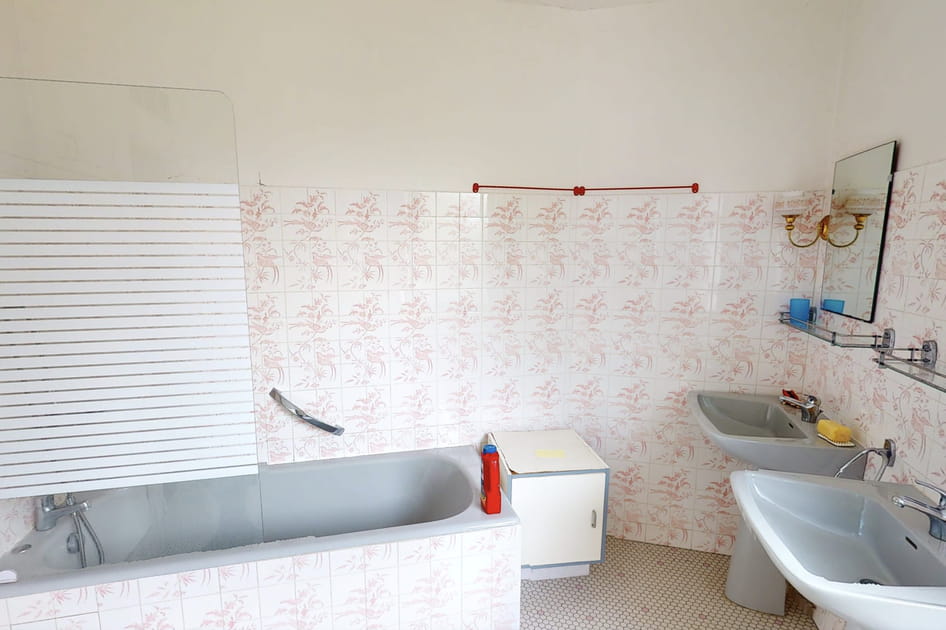 Avant&nbsp;: une salle de bains mal agenc&eacute;e