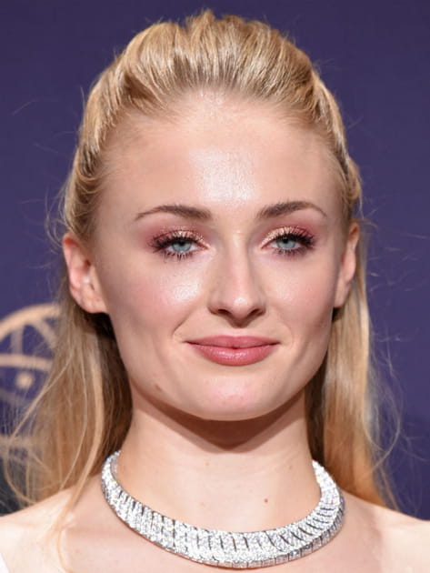 Le fard &agrave; paupi&egrave;res paillet&eacute; de Sophie Turner