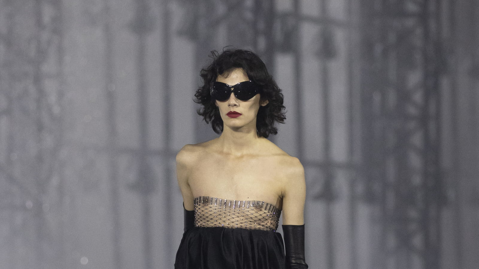 Look 60