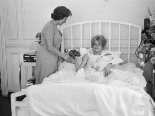 Maman combl&eacute;e