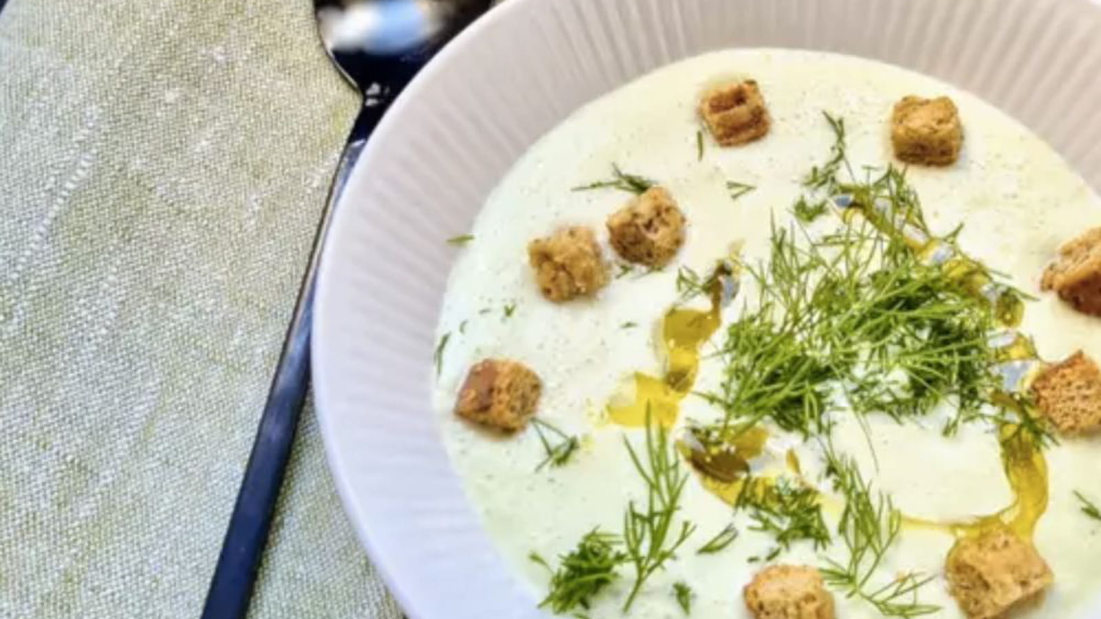 Soupe froide de concombre à l’aneth