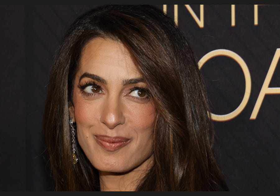 Top&nbsp;: le make-up nude d'Amal Clooney