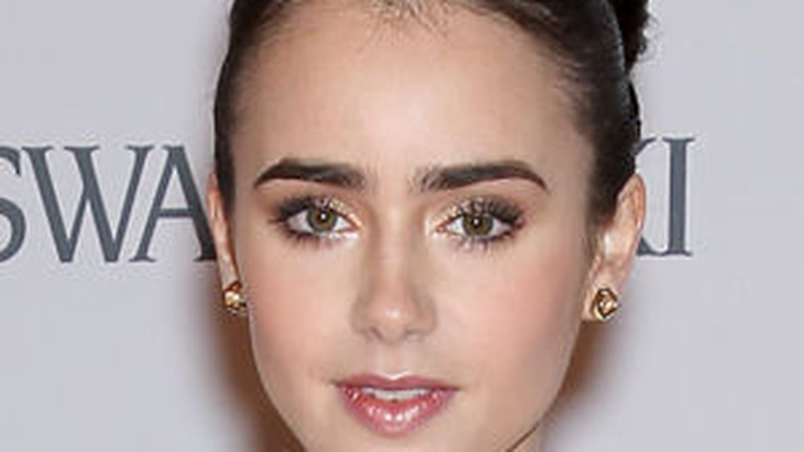 Lily Collins 