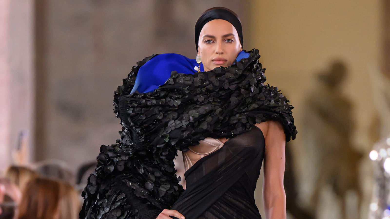 Look 27