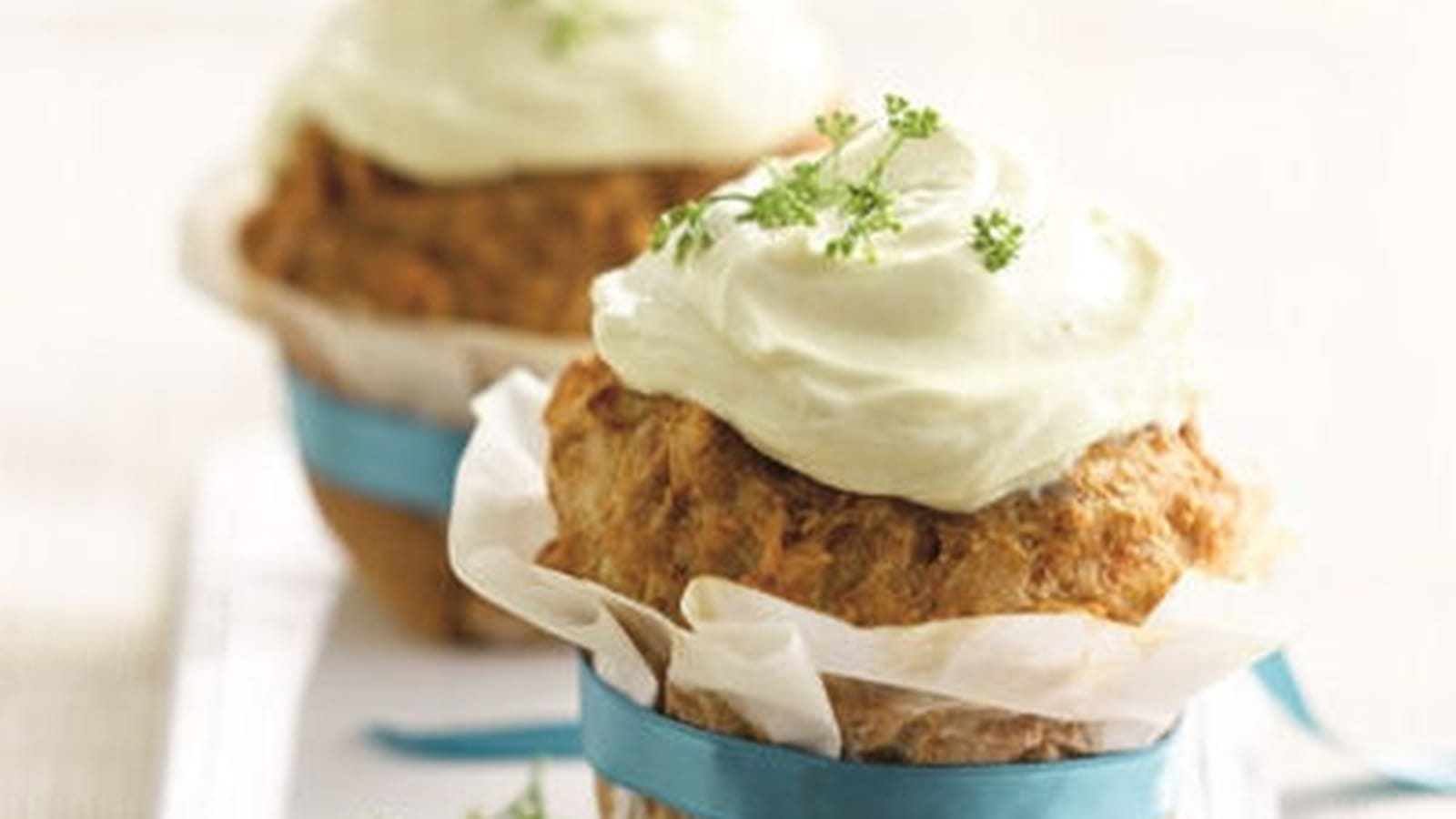 Cupcake de pommes de terre et thon, sauce curcuma