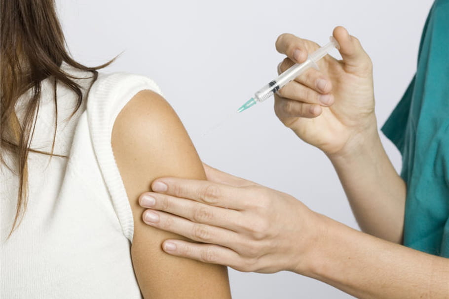 Vaccin contre les papillomavirus : une étude rassurante, mais…