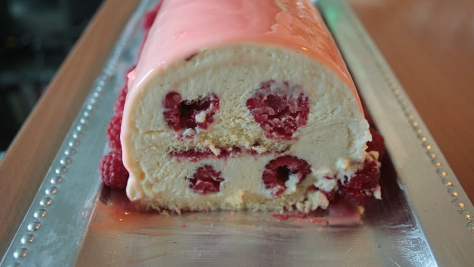 Bûche façon tiramisu aux framboises