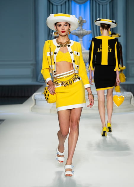 Look 25&nbsp;du d&eacute;fil&eacute; Moschino