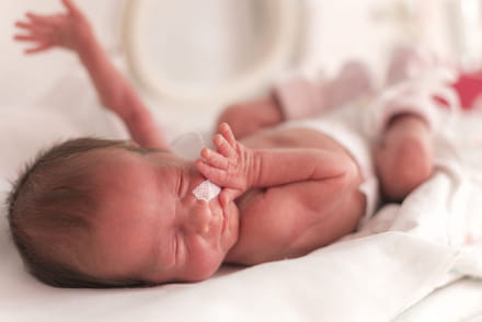 Sante Du Bebe Les Premiers Soins Et L Alimentation Des Tout Petits