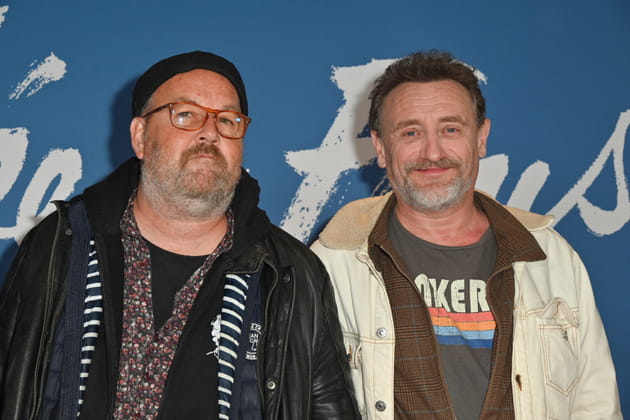 Jean-Paul Rouve pose avec le réalisateur de "La Vallée des Fous", Xavier Beauvois