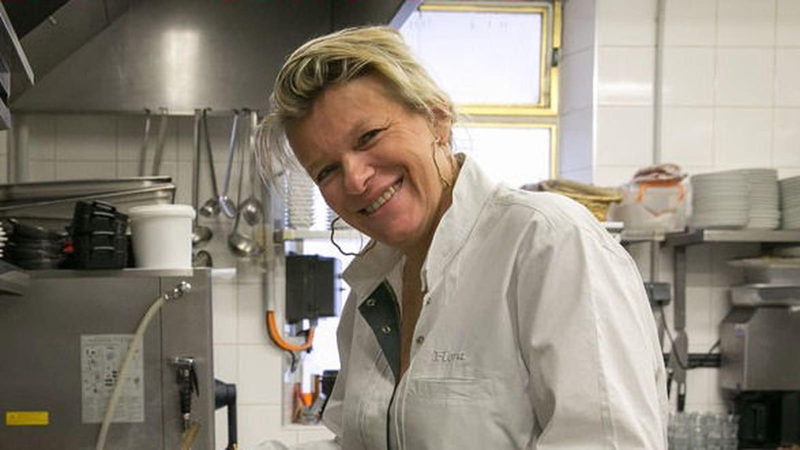 Flora Mikula 