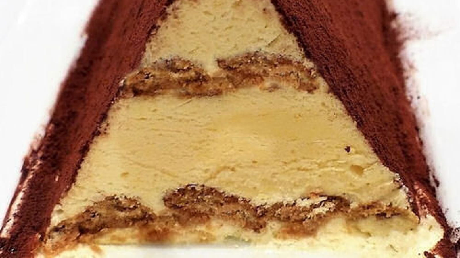 Bûche glacée pyramidale façon tiramisu