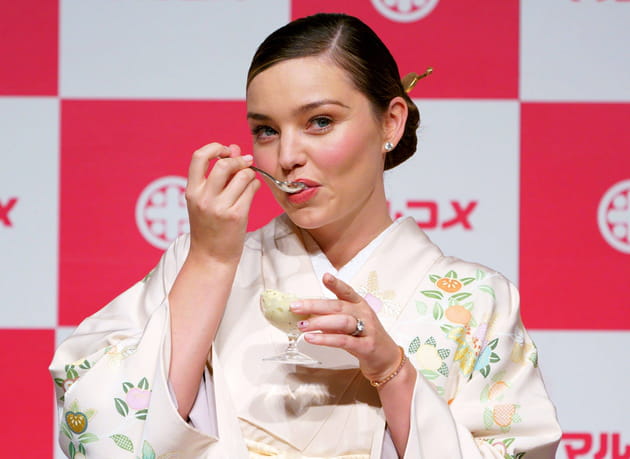 Miranda Kerr, &eacute;g&eacute;rie nippone