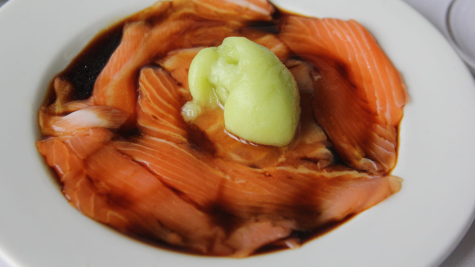 Sashimi de saumon, sorbet wasabi