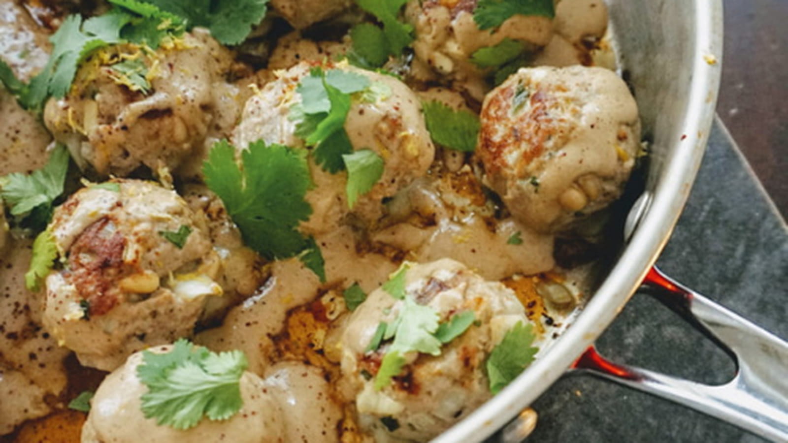 Keftas de boeuf au citron, sauce tahini