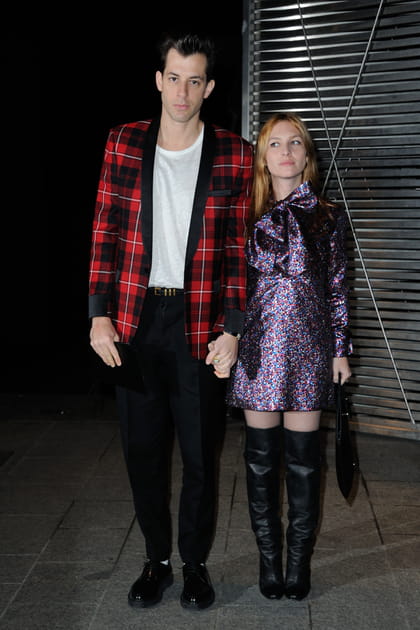 Mark Ronson et Joséphine de la Baume au défilé Saint Laurent