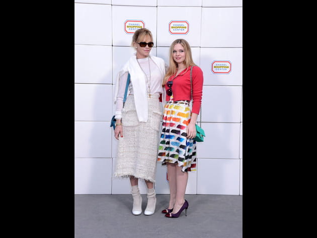 Melanie Griffith et Stella Banderas au défilé Chanel